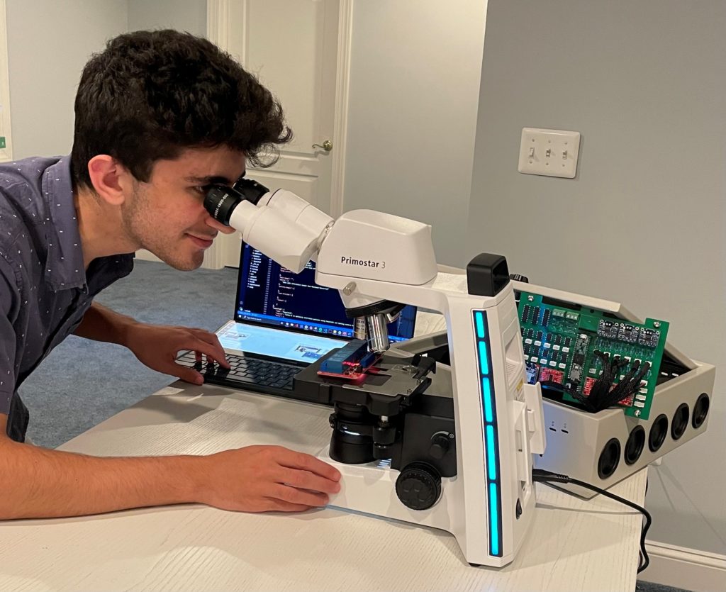As the winner of the Regeneron International Science and Engineering Fair 2021 Ron Nachum received a ZEISS Primostar 3 microscope donation.