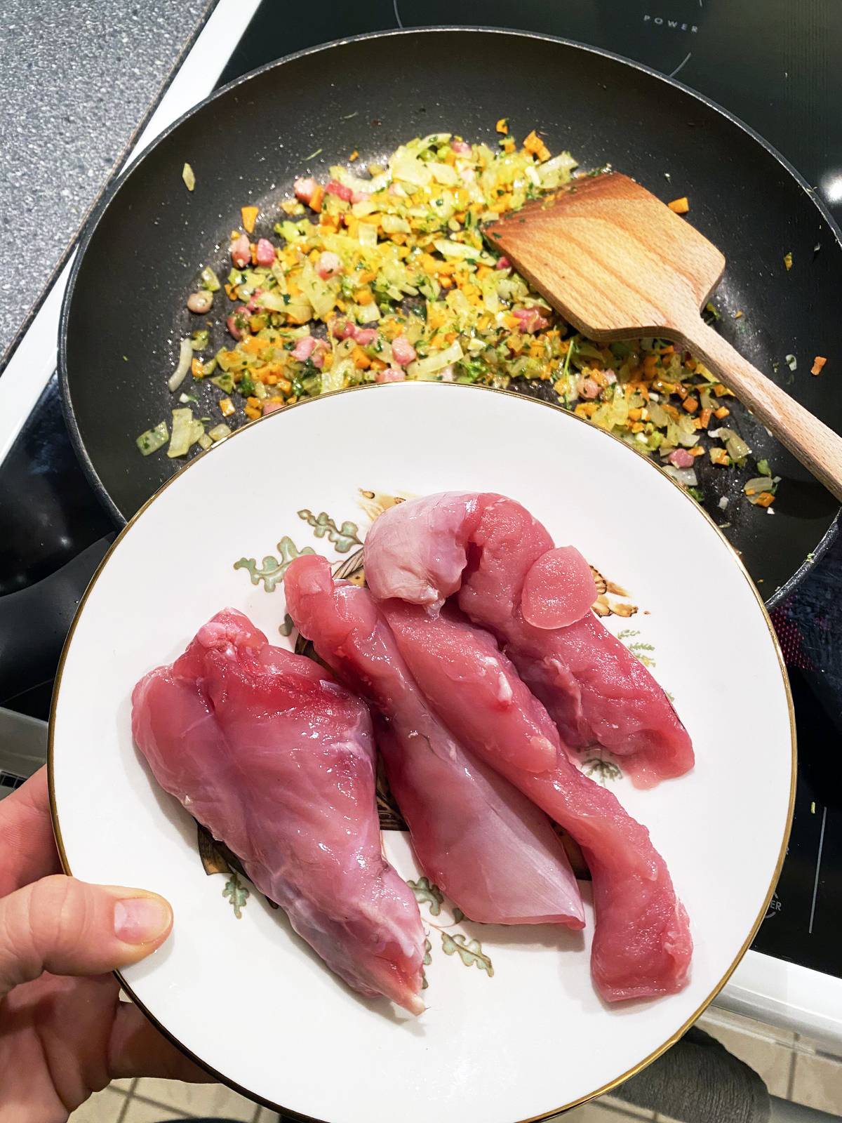 Hasenragout mit Pasta - ZEISS Jagd