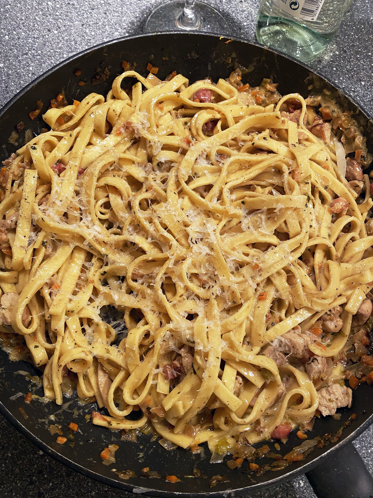 Hasenragout mit Pasta - ZEISS Jagd