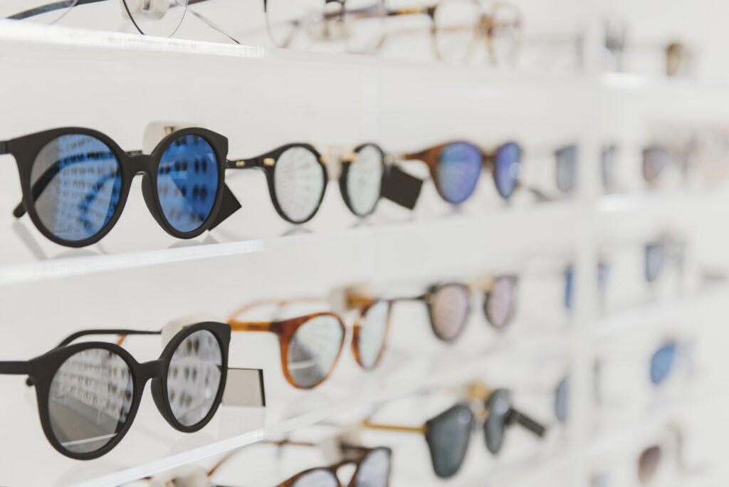 choosing eyeglasses